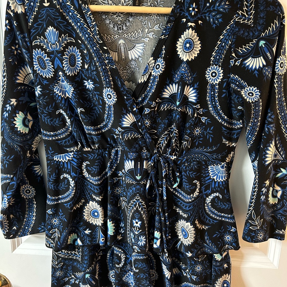 Womens empire top, v neck three quarter length sleeves. Excellent condition